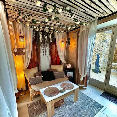 Nyaraló La Petite Escapade, Maison Avec Jacuzzi Privatif